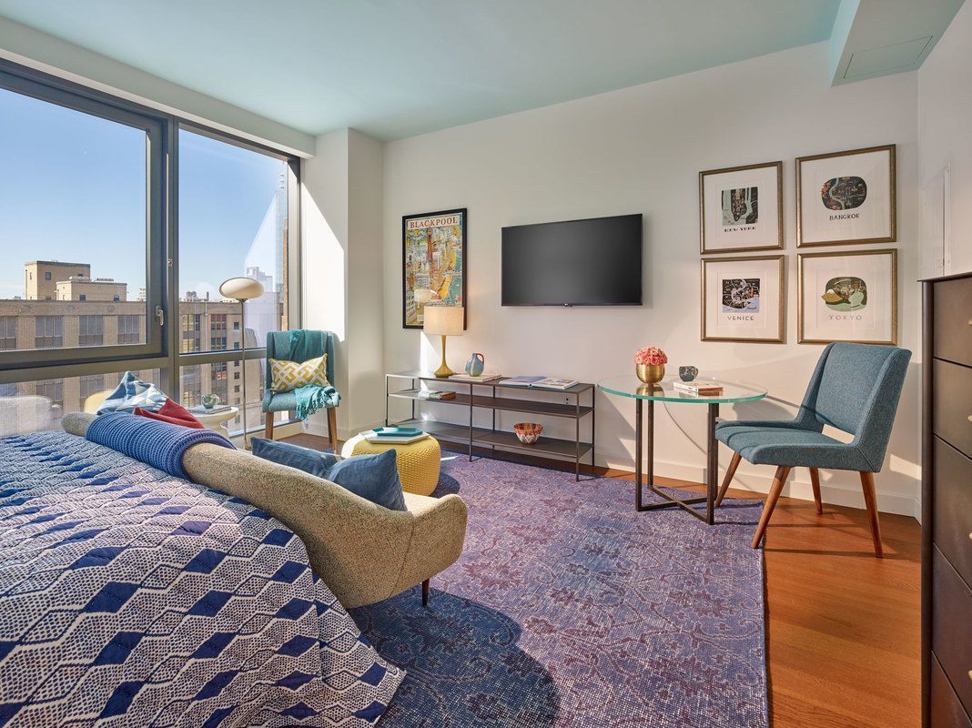Would you rent this luxury studio in Hudson Yards for about 4,000?